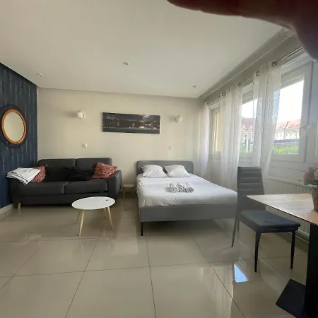 Plantiere - Studio Centre Quartier Queuleu - 2 Personnes *